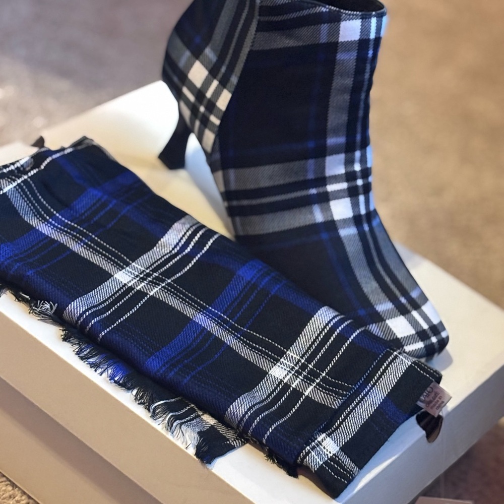 Plaid Ankle Boots and Scarf Set - Blue and Black